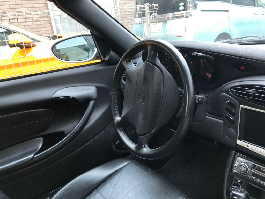 少しヤニ臭かった